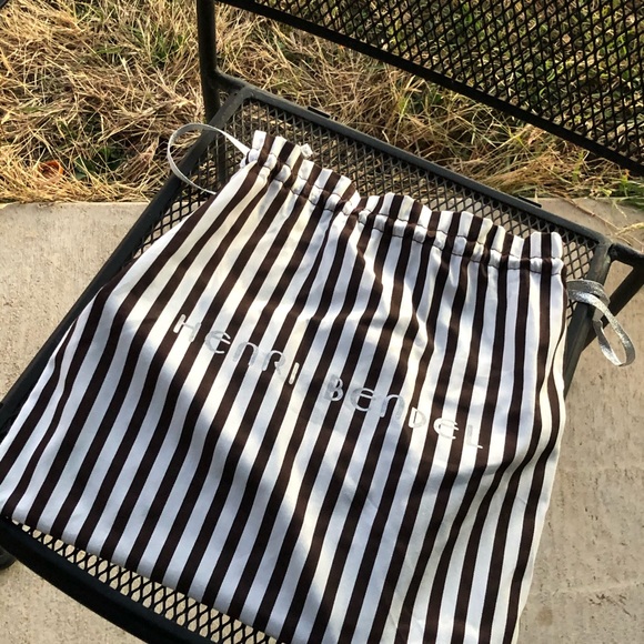 Henri Bendel purse/pouch - Picture 4 of 16